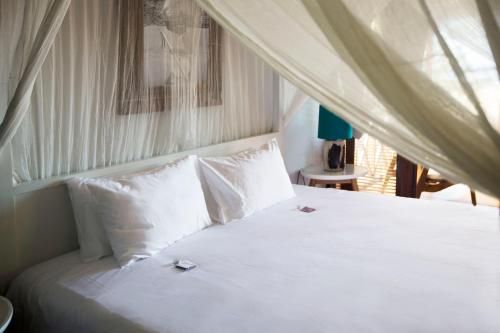 Sentidos Beach Retreat – Design Hotels (Praia do Tofo, Mozambique)*