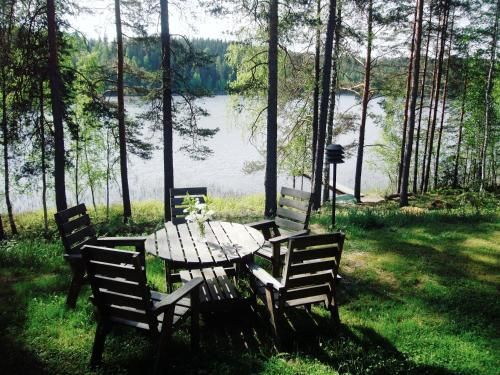 Loma-Pälsilä lakeside villa (Kuhmoinen, Finnland)*