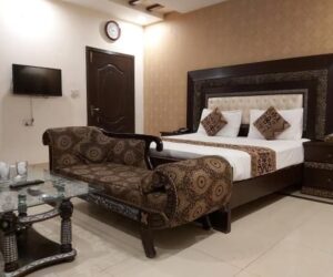 Hotel Visit Inn One (Lahore, Pakistan)*