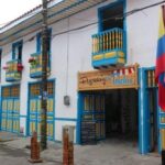 Apartahotel Calle del tiempo detenido (Filandia, Colombia)*