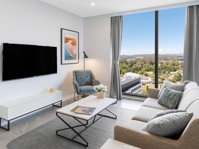 Meriton Suites Canberra (Canberra, Australia)*