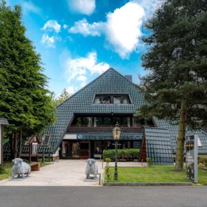 Das ?Hotel Zur Heidschnucke? in Asendorf liegt mitten in der Lüneburger Heide südlich vor den Toren Hamburgs. Die umliegenden Ortschaften Bispingen