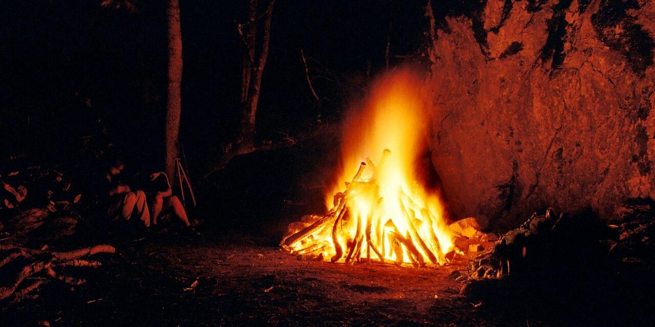 laughingraven-fire-777345_1280
